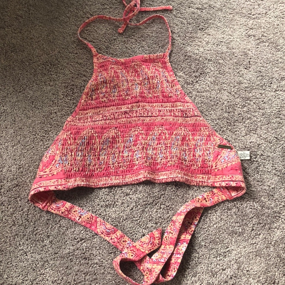 pink crop top